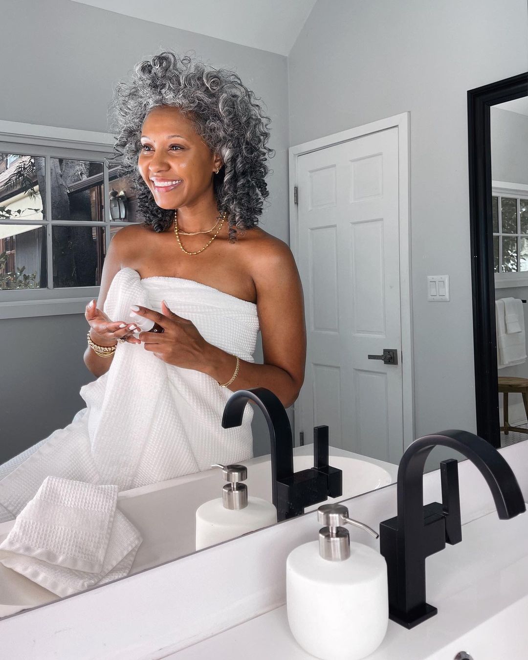 Retinization: Everything You Should Know About Retinol Skincare, Cell Turnover And Younger Looking Skin