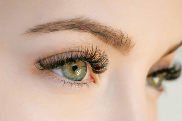 How to Naturally Grow Longer Eyelashes